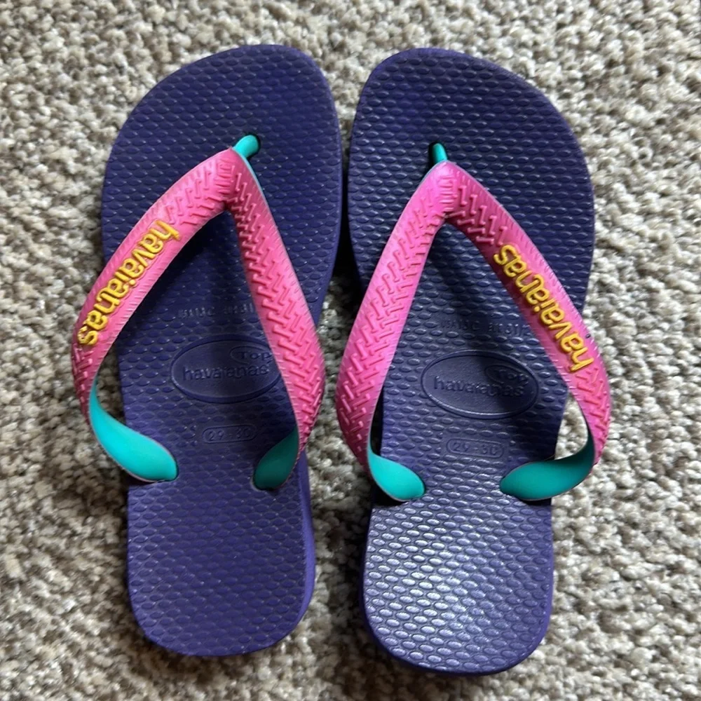 Havaianas Vibrant Pink and purple flip flops